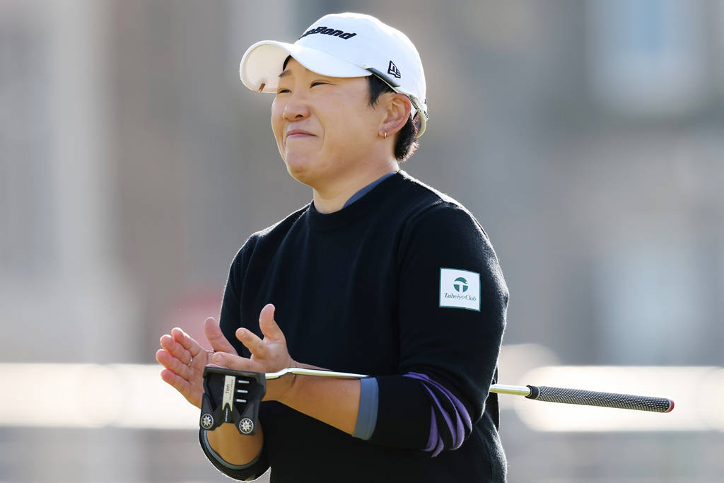 Jiyai Shin thanks the crowd following her scintillating third-round performance at the 2024 AIG Women's Open